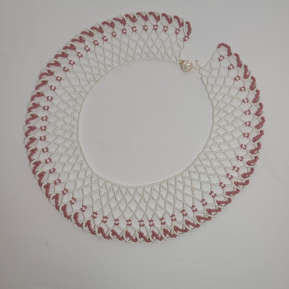 Elegant White and Pink Beaded Necklace - Picture 6 of 8